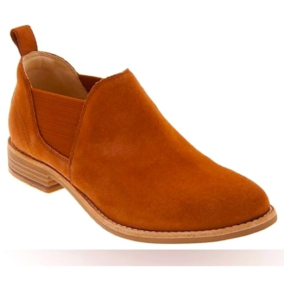 Clarks Edenvale Page Cognac Suede Loafer Style Slip On Bootie Womens Sz 8M NWOB - Picture 1 of 12